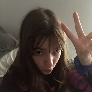 Meet your Posher, Claire